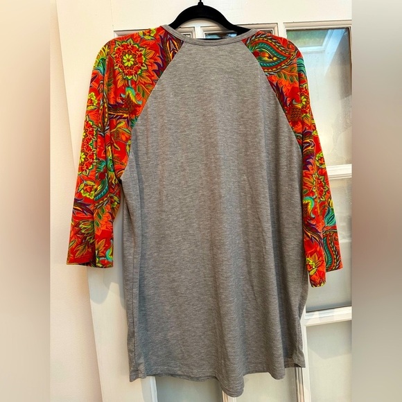 LuLaRoe Randy Baseball Raglan Sleeve Top Paisley Floral Plus Size 2X - Picture 5 of 10